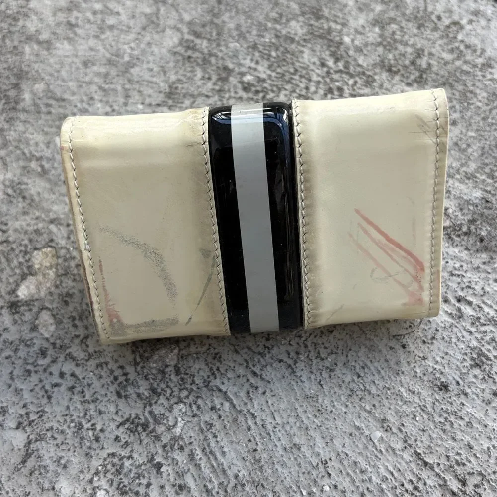 Vintage Gucci patent leather key holder